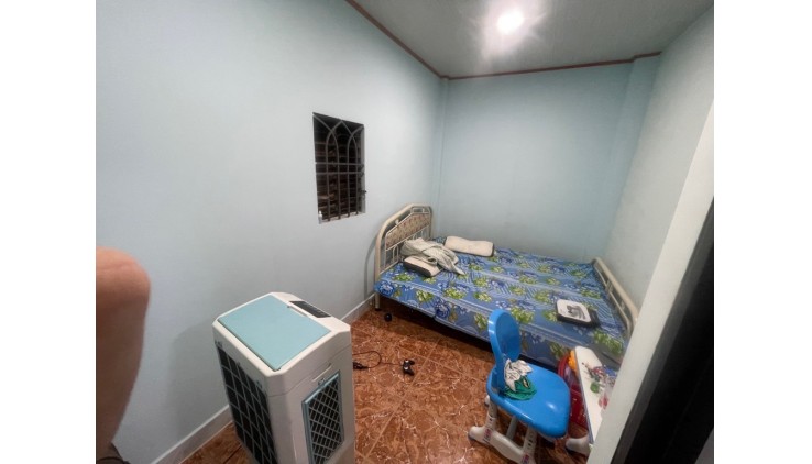 Nhà 71m2 Sát Mặt Tiền, 3.99 Tỷ, Vị Trí Đắc Địa, Không Quy Hoạch, Đông Hưng Thuận – Quận 12.